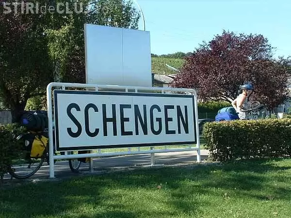 CE evaluează reintroducerea temporară a controalelor la granițele Schengen 1 CE evaluează reintroducerea temporară a controalelor la granițele Schengen