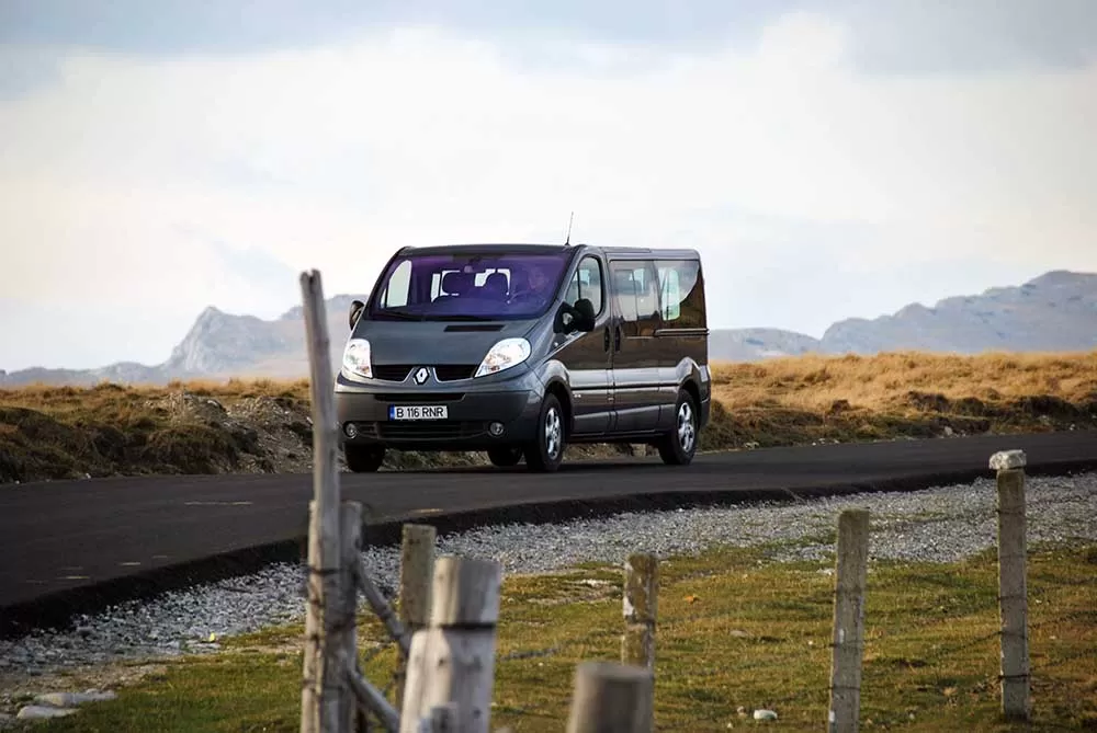 Test Renault Trafic dCi 115: Un „people carrier” cinstit