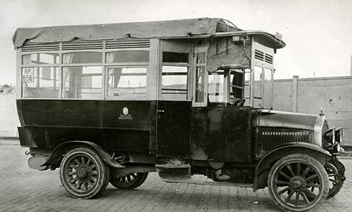 Primul autobuz cu motor diesel și injecție directă a fost cumpărat de un servicu poștal