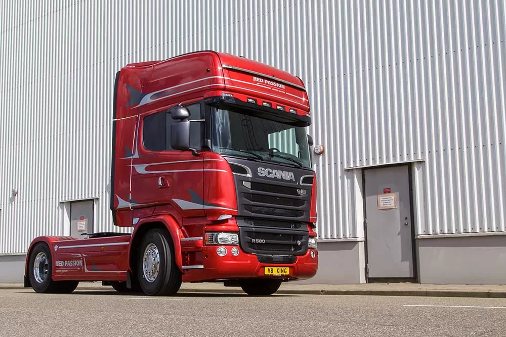 Aprinde flacăra pasiunii cu ediția limitată Scania Red Passion