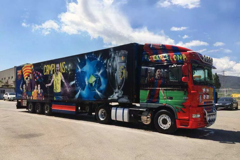 DAF XF 105, "mijlocașul motorizat" al lui FC Barcelona 3 DAF XF 105 FC Barcelona