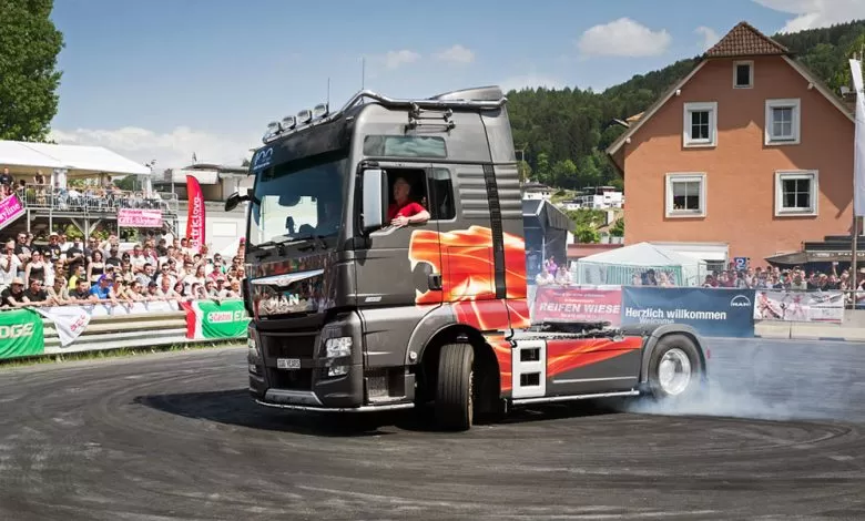 MAN TGX D38 „100 de ani” a făcut show în cadrul GTI Meeting 1 MAN TGX D38 100 years