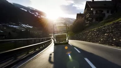 Volvo Trucks realizeaza serialul TV "Reality Road" alături de artista Mapei