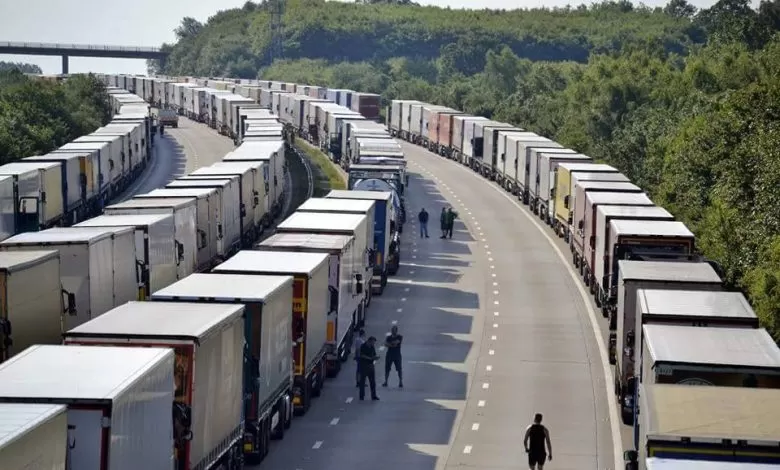 Armistitiu in Calais, insa cozile de camioane inca exista