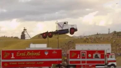 Nou record mondial pentru cel mai lung salt cu un camion