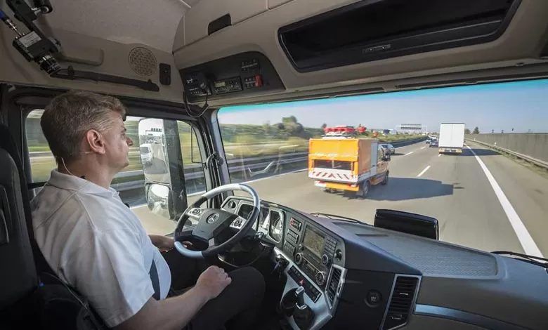 DKV: Transportul viitorului va influența industria de logistică 1 Mercedes-Benz Actros este primul camion de serie autonom testat în trafic real