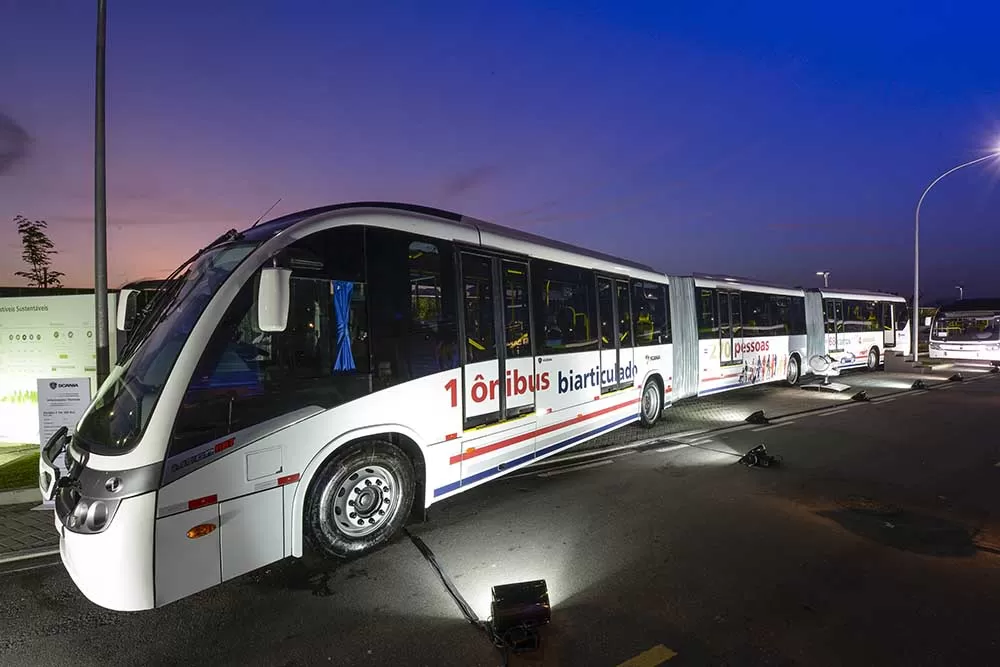 Mega autobuzul Scania pentru Bus Rapid Transit 4 189 SG1 9390 GREIF 07out2015