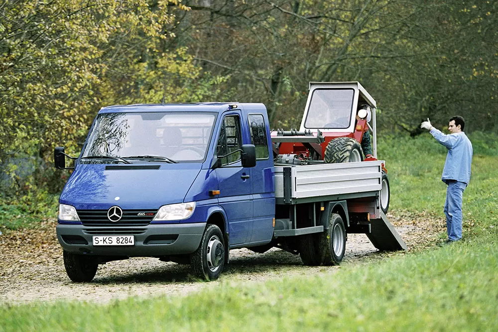 Mercedes Benz Sprinter 1 1995 2006 exterior 11