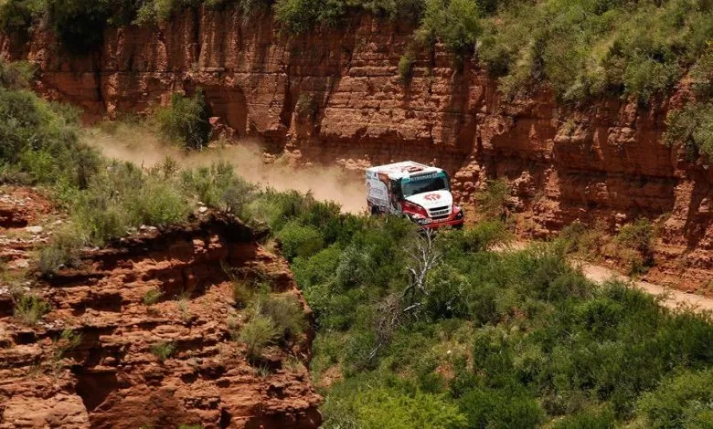Federico Villagra și Iveco conduc la general în Dakar Rally