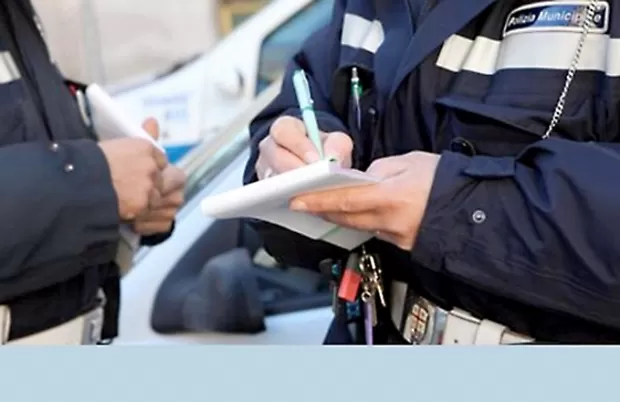 2.544 euro amendă și 20 de puncte penalizare pentru folosirea magnetului 1 resizeWidth.asp