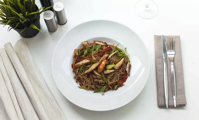 Peste 10.000 de comenzi și 2 chefi noi se alătură echipei Yellow.Menu