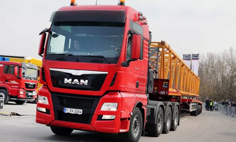 MAN TGX D38 41.640 8×4/4 pentru transportul sarcinilor grele