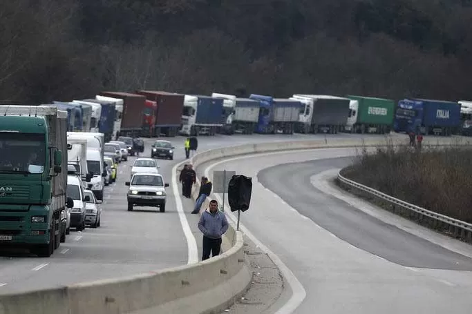 Atenție! Agricultorii greci au reluat protestul