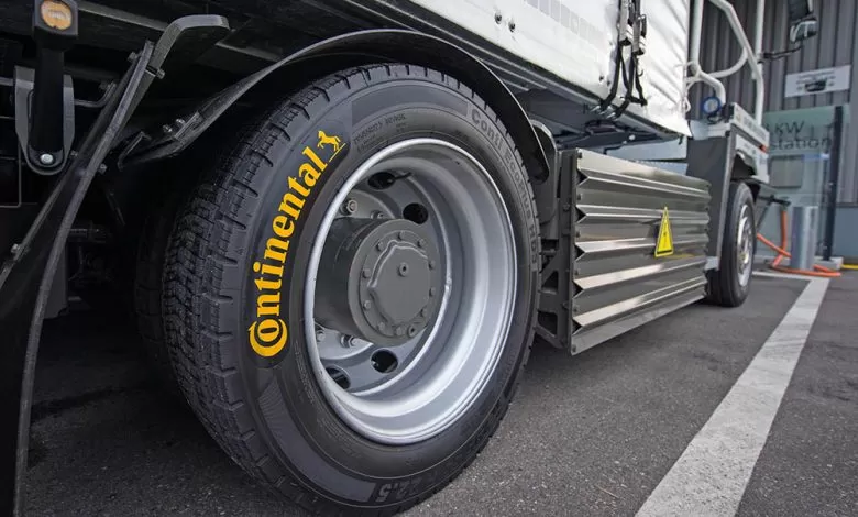 Terberg YT202-EV echipate cu anvelope Continental