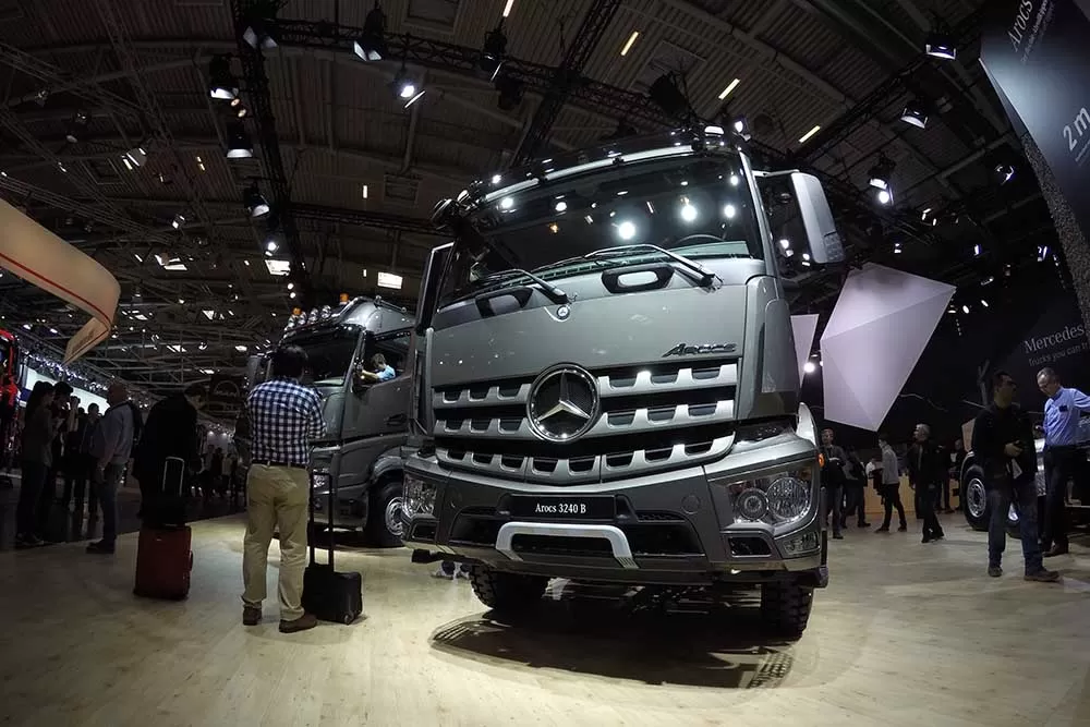 Prezență consistentă pentru Mercedes-Benz în cadrul Bauma 2016 7 4