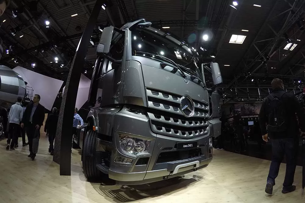 Prezență consistentă pentru Mercedes-Benz în cadrul Bauma 2016 8 5