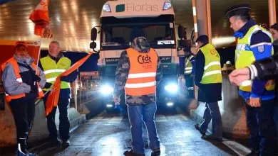 Franța aproape de o paralizie economică