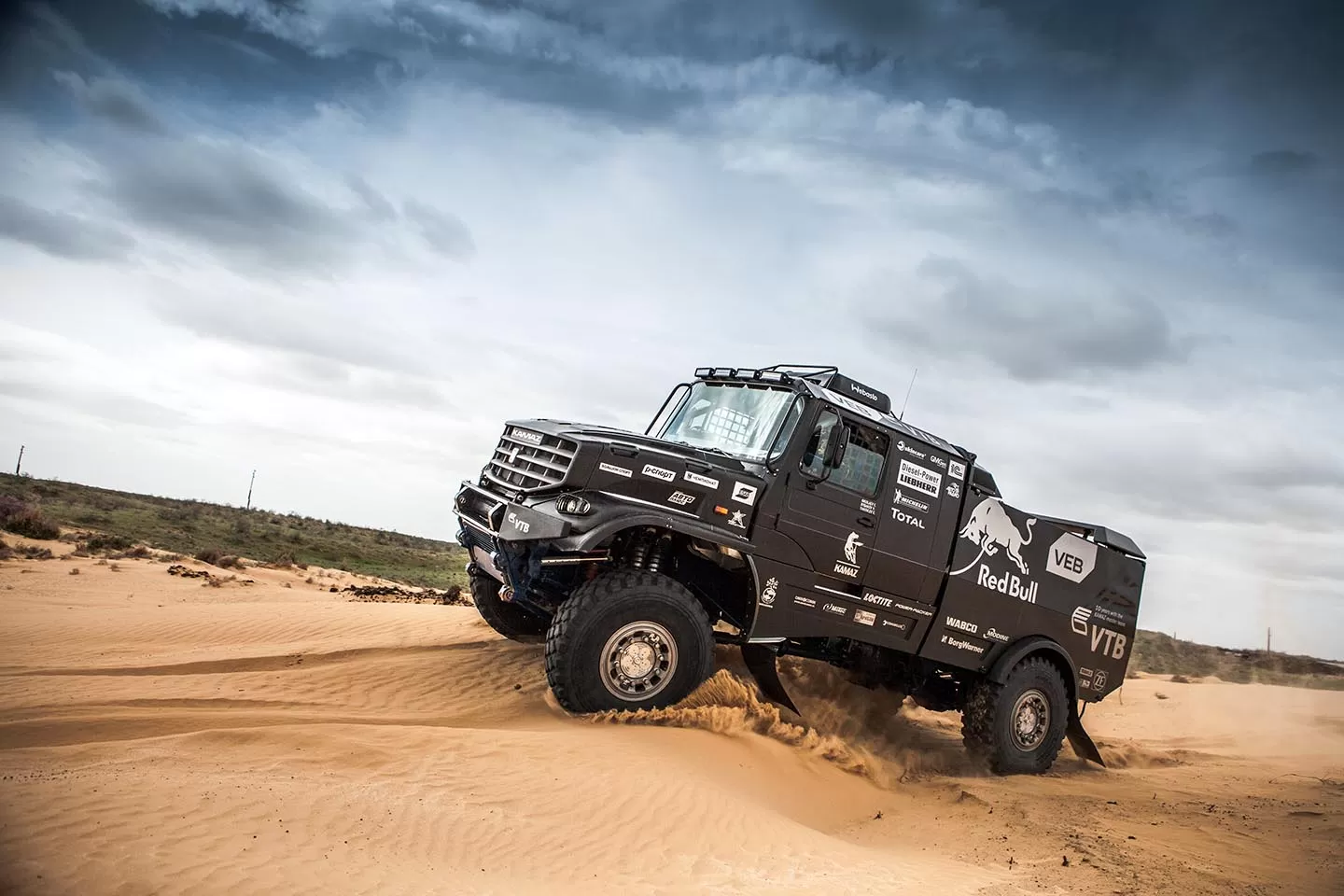 "Kapotnik", noul camion de Dakar al Kamaz Master Team 10 kamaz4