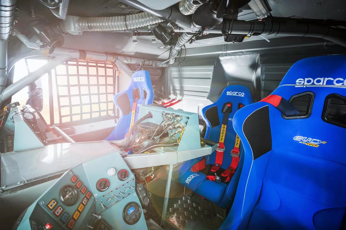 "Kapotnik", noul camion de Dakar al Kamaz Master Team 12 noul kamaz interior