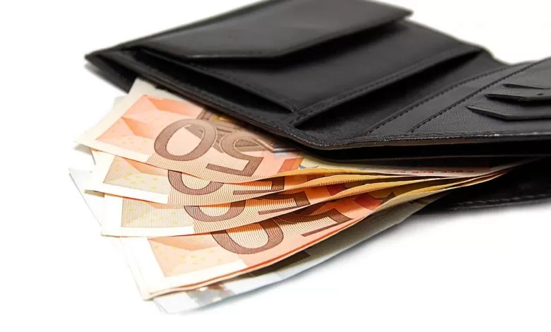 Transportatorii francezi contestă decizia UE privind salariul minim