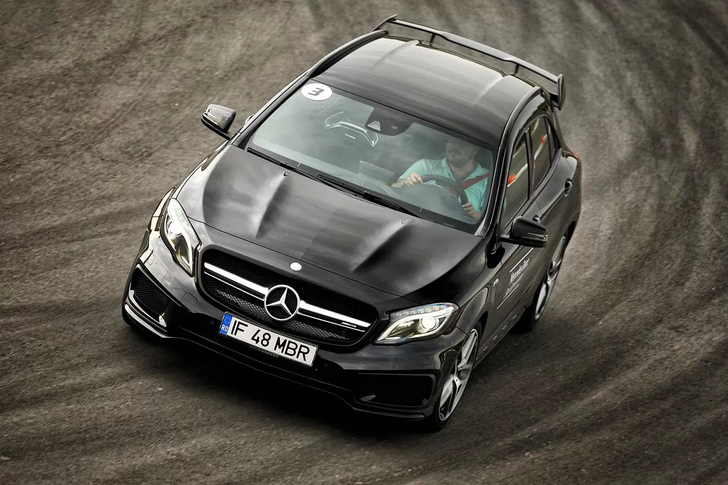Am testat pe circuit forța, agilitatea și siguranța Mercedes-Benz 5 Am testat pe circuit forța, agilitatea și siguranța Mercedes-Benz