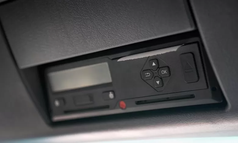 Transportatorii vor trebui să plătească șoferilor cursuri pentru utilizarea tahografului