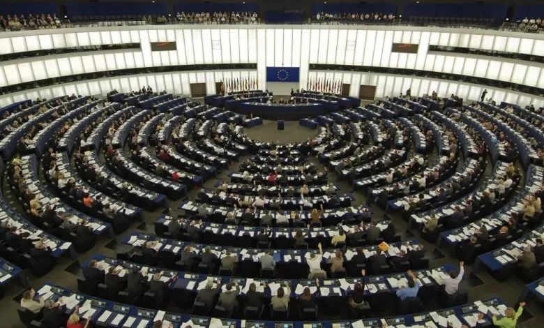 Eurodeputații solicită adoptarea de măsuri împotriva dumpingului social