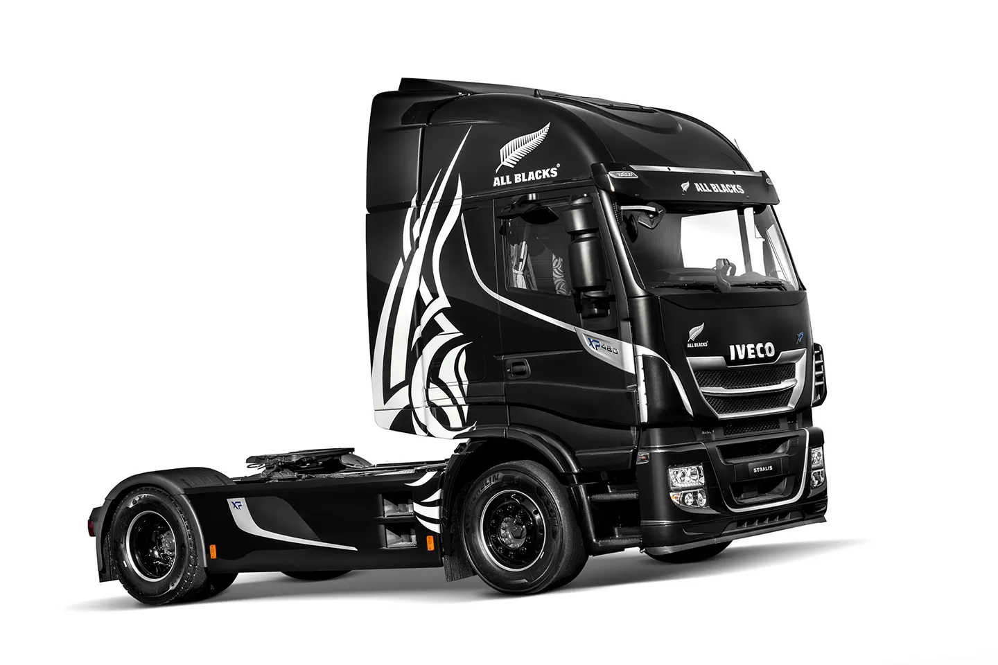 Iveco Stralis XP All Blacks “Emotional Truck”