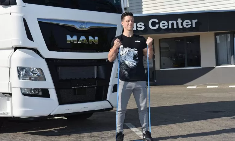 #FitTrucker: Exerciții de fitness cu accesorii ieftine şi suficient de compacte