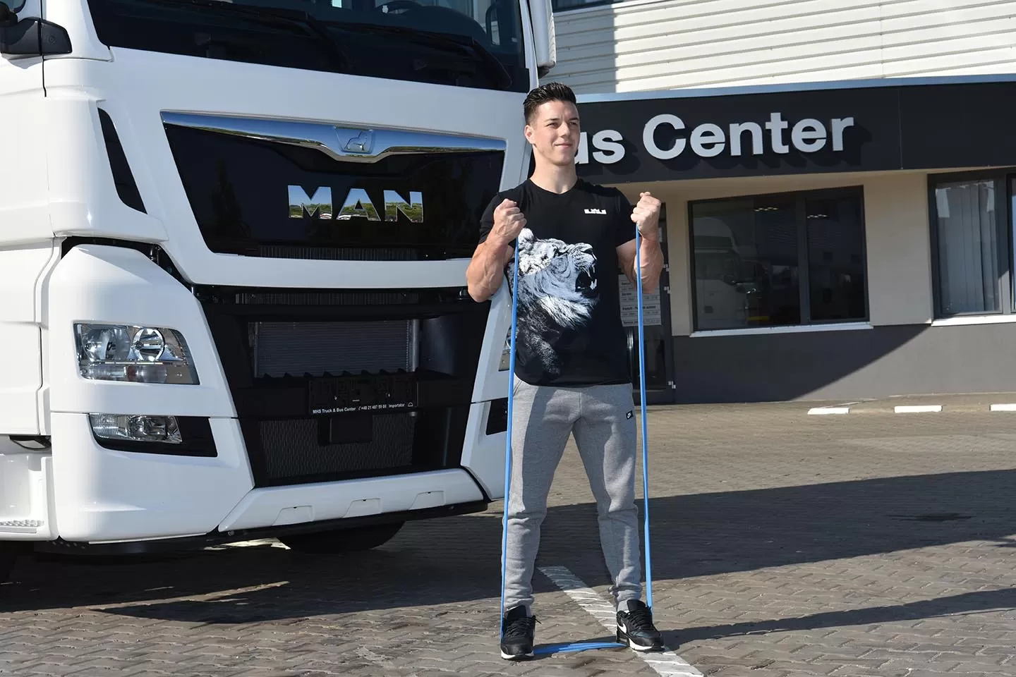 #FitTrucker: Exerciții de fitness cu accesorii ieftine şi suficient de compacte