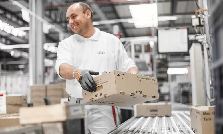 Audi introduce mânușa inteligentă în operațiunile de logistică 1 manusa proglove audi logistica