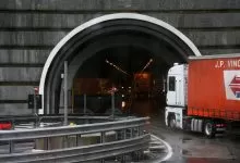 Lucrările la tunelul Mont Blanc se amână până la redeschiderea Frejus 9 Taxa de trecere a tunelului Mont Blanc va crește din ianuarie 2017