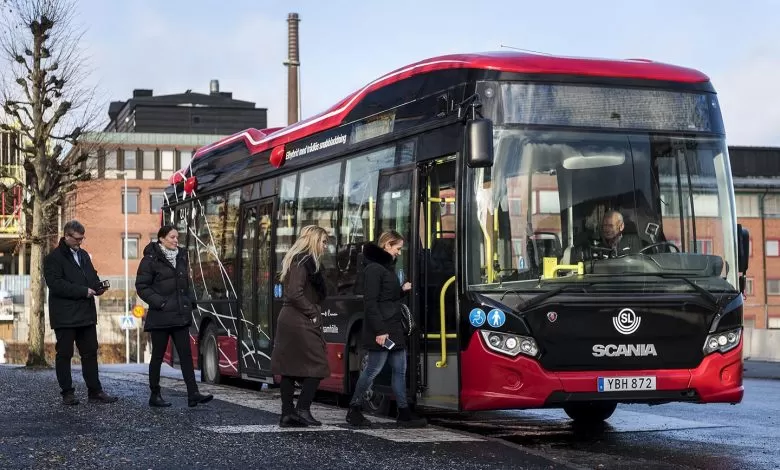 Scania testează încărcarea prin inducție a autobuzelor urbane
