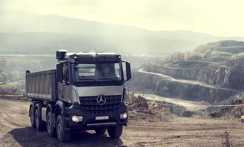 Noile camioane Mercedes-Benz pentru construcții și distribuție