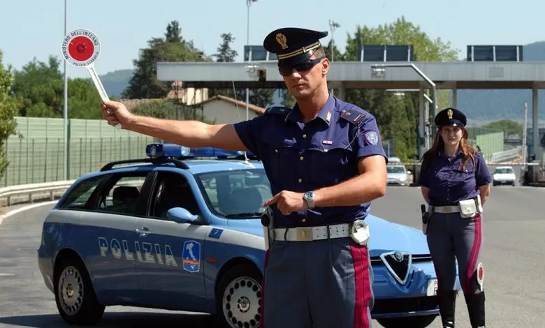 Șofer de camion român beat blocat de poliție în Italia 1 Șofer de camion român beat blocat de poliție în Italia
