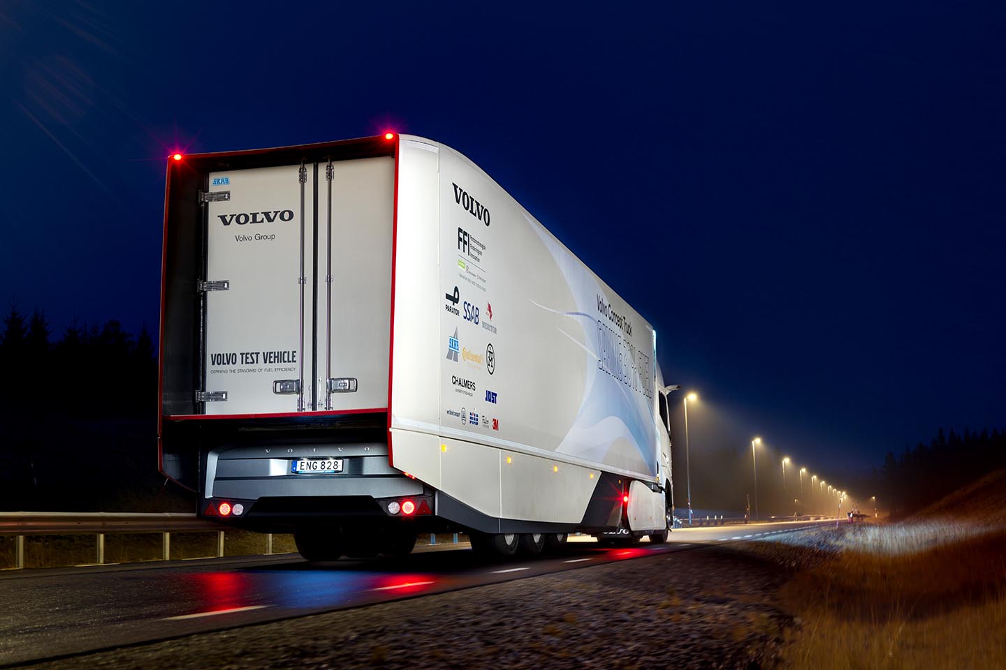 Volvo Trucks testează un lanț cinematic hibrid pentru transportul internațional