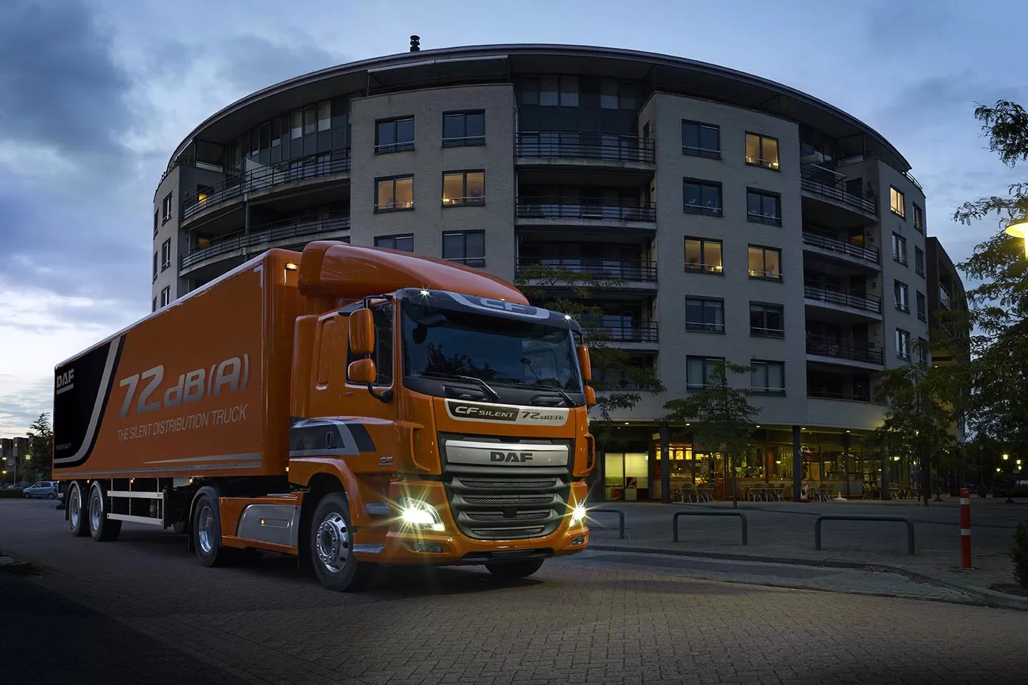 “Enjoys the silence” alături camioanele din gama DAF Silent
