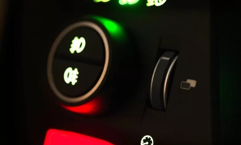 Funcția “night mode” crește siguranța condusului pe timp de noapte