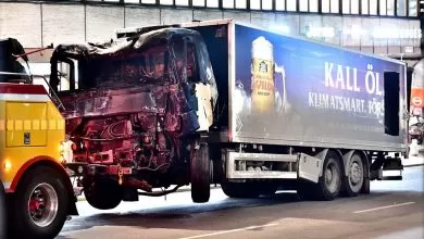 Poliția suedeză a descoperit o bombă artizanală în camion ul utilizat în atacul din Stockholm