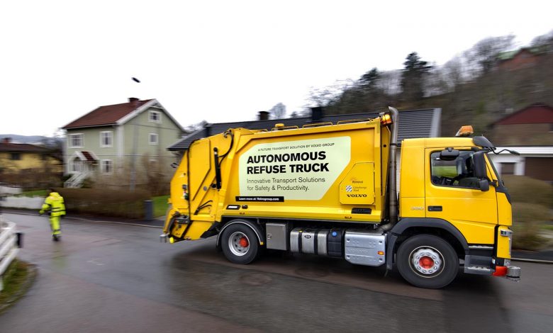 Volvo Trucks testează un camion autonom pentru colectarea gunoiului