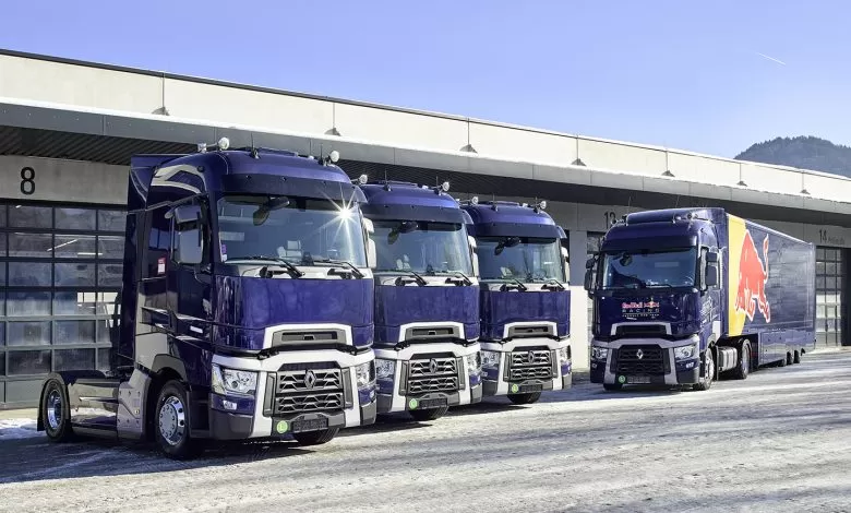 Încă trei camioane Renault Trucks T 520 High în flota Red Bull Racing 1 Încă trei camioane Renault Trucks T 520 High în flota Red Bull Racing