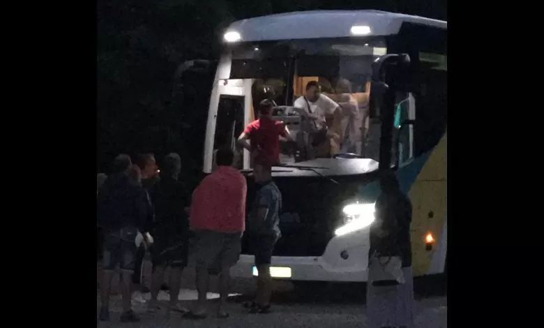 Nervi și stres pentru 57 de turiști români plecați în Grecia cu autocarul (video) 1 Nervi și stres pentru 57 de turiști români plecați în Grecia cu autocarul Europa Travel