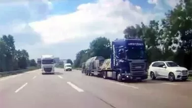 Păstrează distanța între camioane pentru că împreună nu înseamnă lipiți!