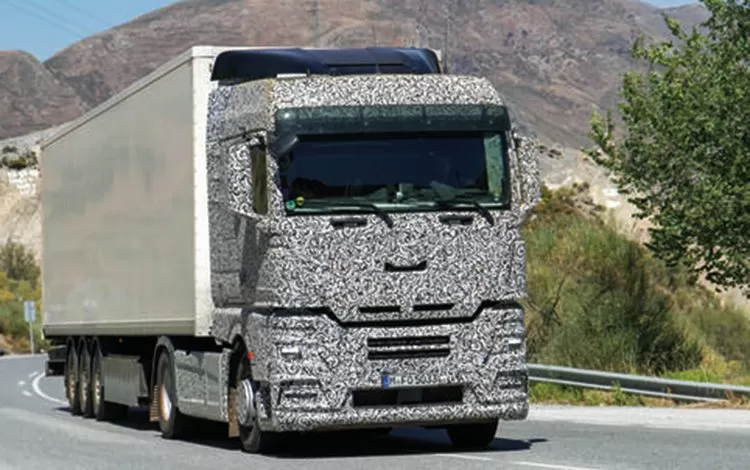 Noua generație de camioane MAN surprinsă camuflată în teste 1 Noua generație de camioane MAN surprinsă camuflată în teste