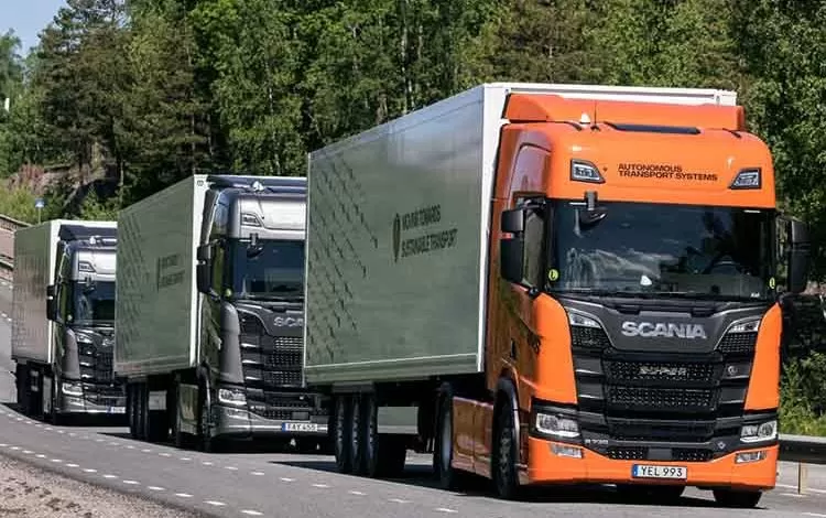 Marea Britanie va testa primului pluton de camioane semi-automatizate 1 Marea Britanie va testa primului pluton de camioane semi-automatizate