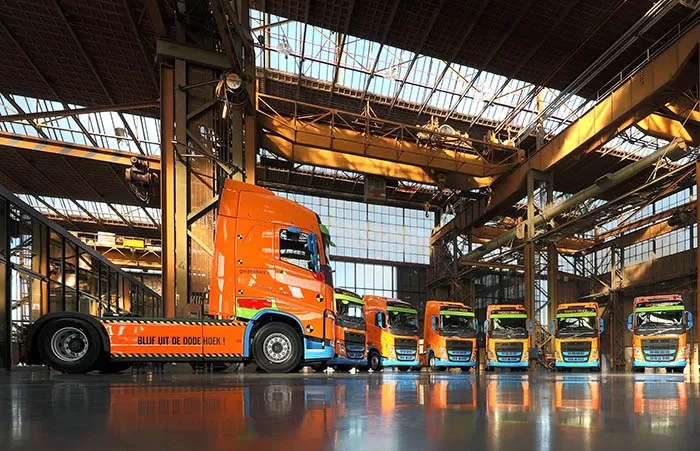 Olanda promovează siguranța cu 11 camioane Volvo FH Safety Truck