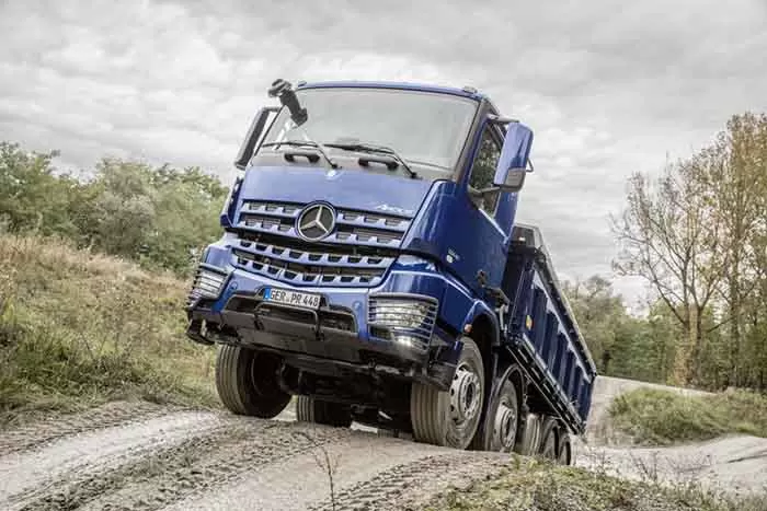 Mercedes-Benz şi-a actualizat oferta de camioane de şantier 1 Mercedes-Benz şi-a actualizat oferta de camioane de şantier