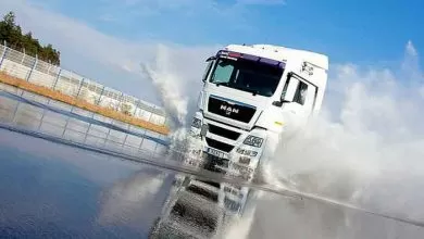 Cum să reacționezi în caz de acvaplanare