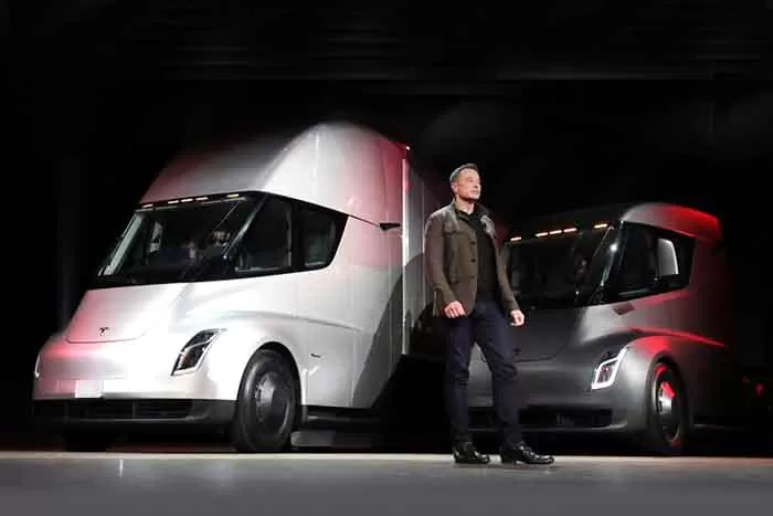 Tesla Semi Truck a fost prezentat oficial de Elon Musk