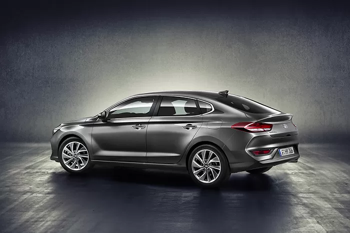 Noul Hyundai i30 Fastback disponibil în România de la 17.785 euro (TVA inclus) 1 Noul Hyundai i30 Fastback disponibil în România de la 17.785 euro (TVA inclus)